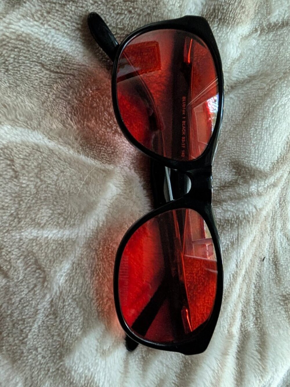 BLUEBLOX Australian made glasses for sleep and blue light blocking